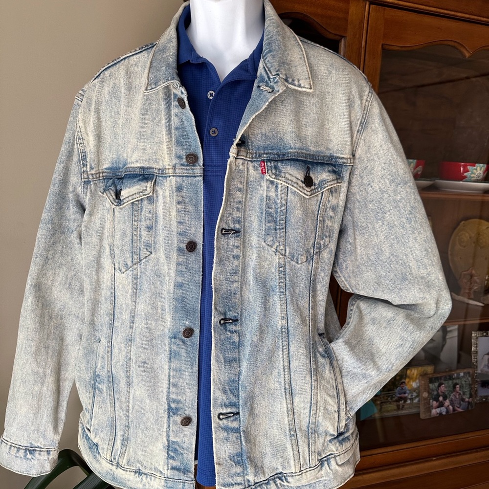 Men’s Levi denim jacket